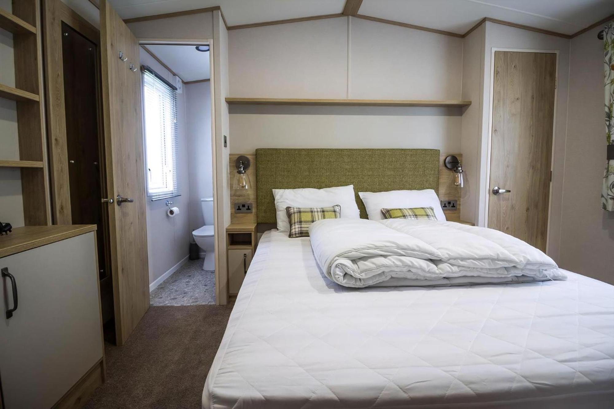 Beautiful 6 Berth Caravan With Decking At Southview Holiday Park Ref 33024O 호텔 스케그니스 외부 사진